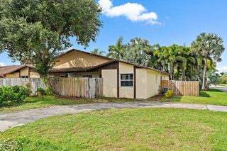 8667 Uranus Terrace, West Palm Beach, FL 33403