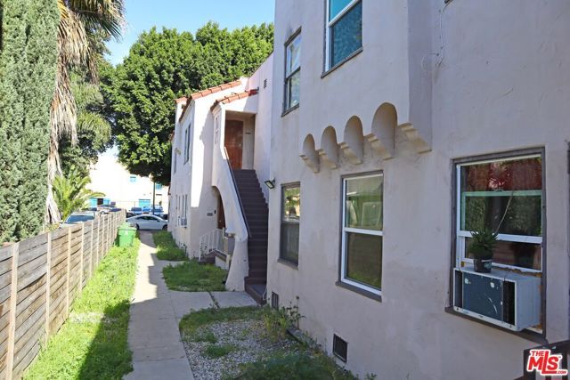 5830 La Mirada Avenue, Los Angeles, CA 90038
