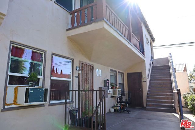 5830 La Mirada Avenue, Los Angeles, CA 90038