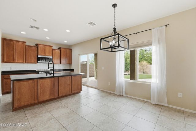 8978 W Cloudwood Drive, Marana, AZ 85653