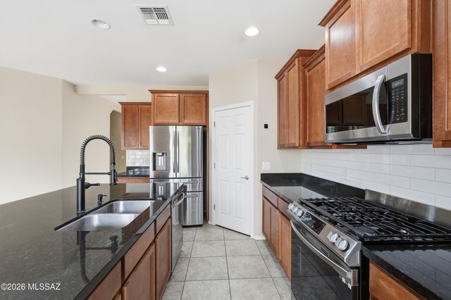 8978 W Cloudwood Drive, Marana, AZ 85653