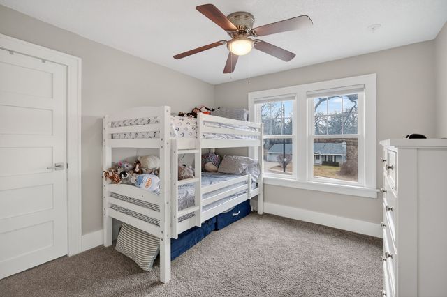 5617 Grand Avenue, Des Moines, IA 50312