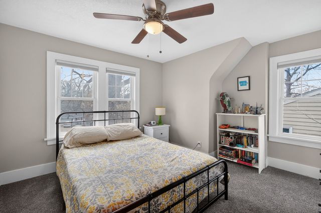 5617 Grand Avenue, Des Moines, IA 50312