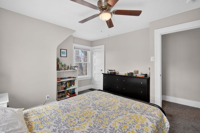 5617 Grand Avenue, Des Moines, IA 50312