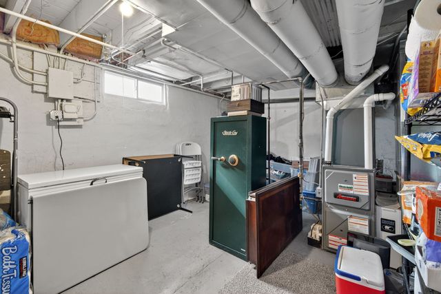 5617 Grand Avenue, Des Moines, IA 50312