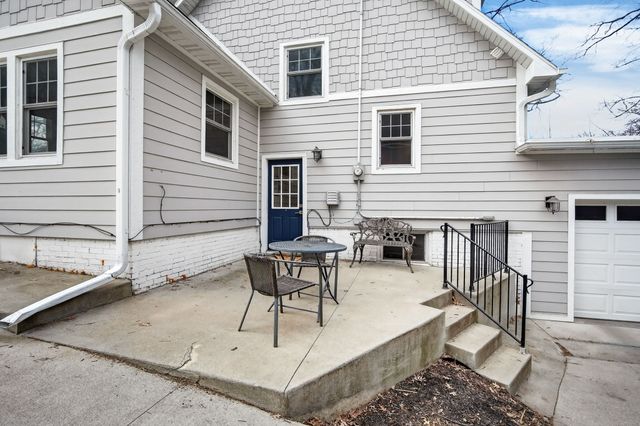 5617 Grand Avenue, Des Moines, IA 50312