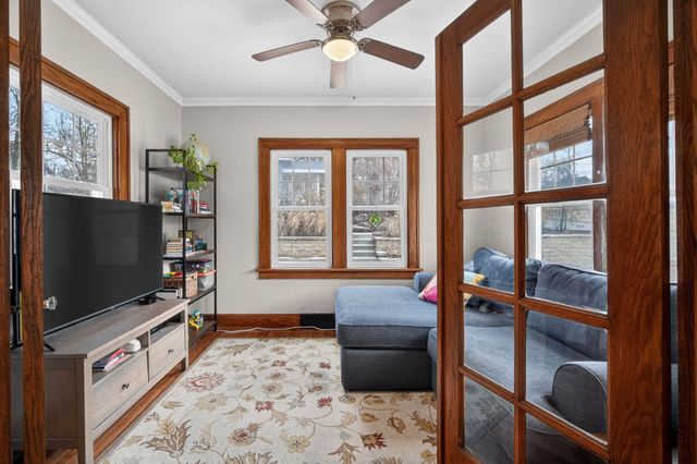 5617 Grand Avenue, Des Moines, IA 50312