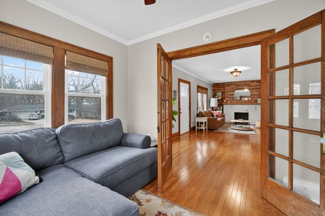 5617 Grand Avenue, Des Moines, IA 50312