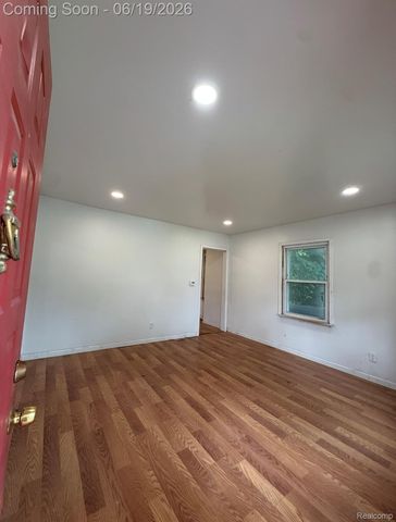 9536 Plainview Avenue, Detroit, MI 48228