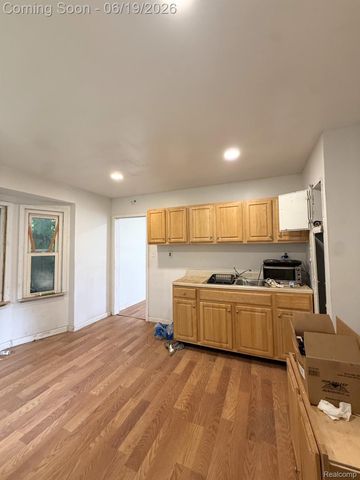 9536 Plainview Avenue, Detroit, MI 48228