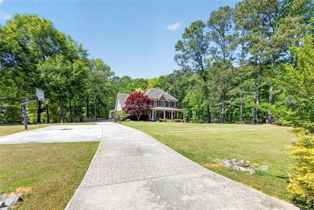 2700 Bay Ridge Drive, Loganville, GA 30052