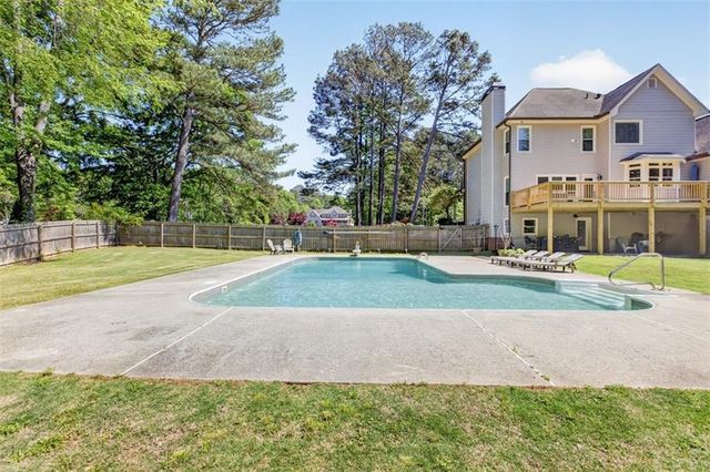 2700 Bay Ridge Drive, Loganville, GA 30052