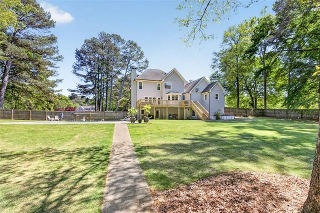 2700 Bay Ridge Drive, Loganville, GA 30052
