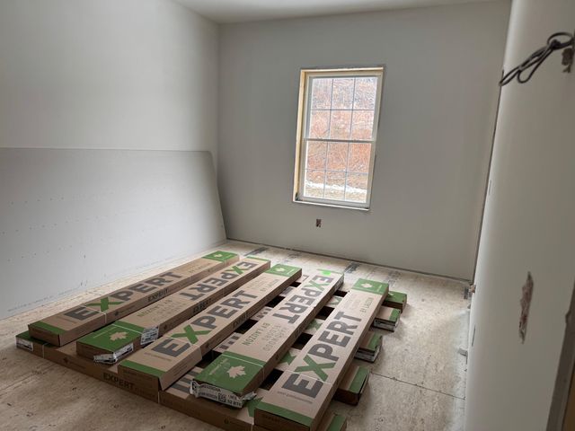 15 Rock Ridge Boulevard, Lebanon, NH 03755