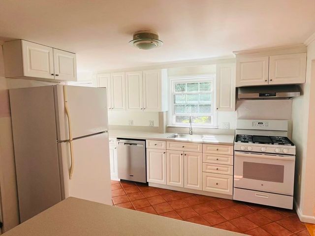 71 Elinor Rd, Newton, MA 02461