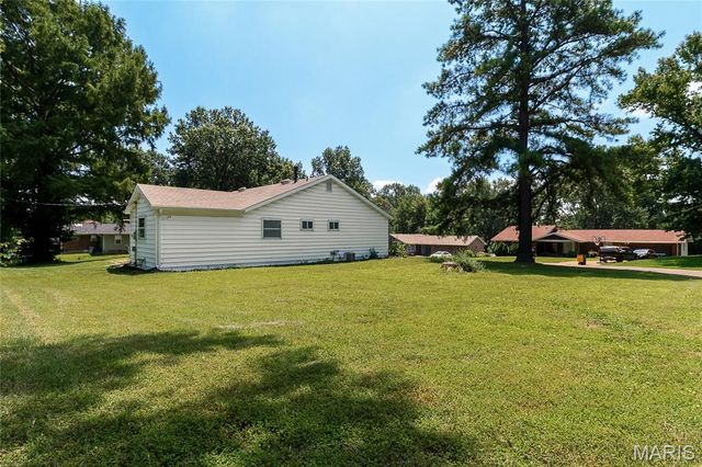 10500 Green Slope Drive, St Louis, MO 63136