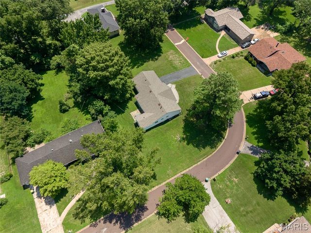 10500 Green Slope Drive, St Louis, MO 63136