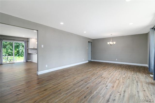 10500 Green Slope Drive, St Louis, MO 63136