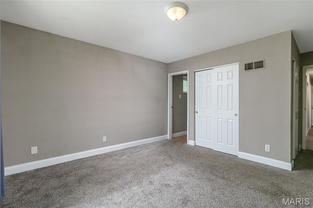 10500 Green Slope Drive, St Louis, MO 63136