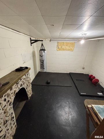 1800 N MACHIN Avenue, Peoria, IL 61604