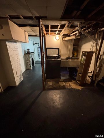 1800 N MACHIN Avenue, Peoria, IL 61604