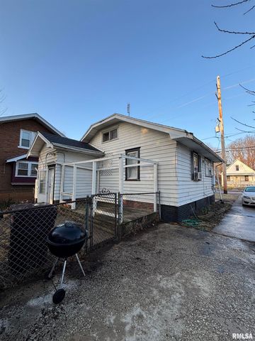 1800 N MACHIN Avenue, Peoria, IL 61604