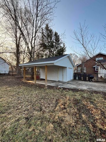 1800 N MACHIN Avenue, Peoria, IL 61604