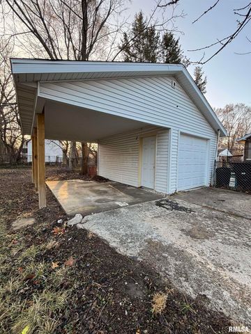 1800 N MACHIN Avenue, Peoria, IL 61604