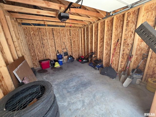 1800 N MACHIN Avenue, Peoria, IL 61604