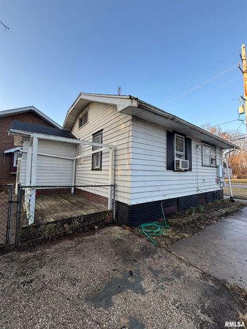 1800 N MACHIN Avenue, Peoria, IL 61604