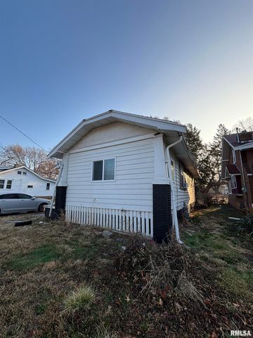 1800 N MACHIN Avenue, Peoria, IL 61604