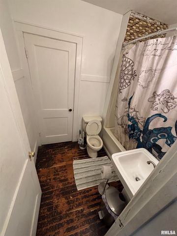 1800 N MACHIN Avenue, Peoria, IL 61604