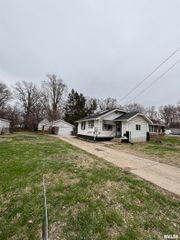 1800 N MACHIN Avenue, Peoria, IL 61604