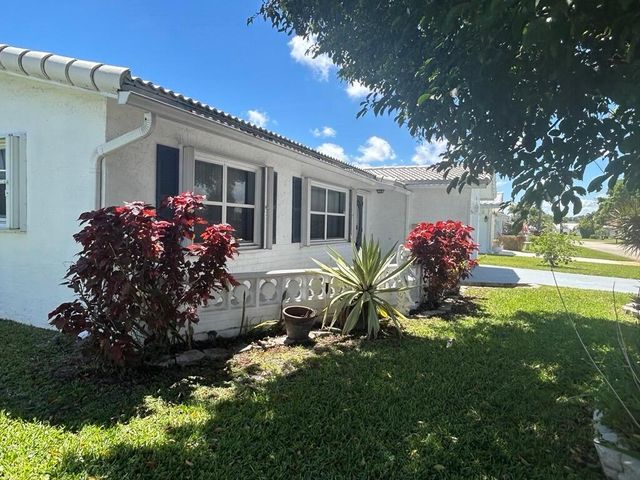 1902 SW 22nd Avenue, Boynton Beach, FL 33426