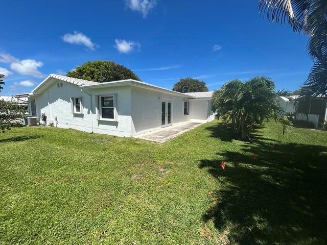 1902 SW 22nd Avenue, Boynton Beach, FL 33426