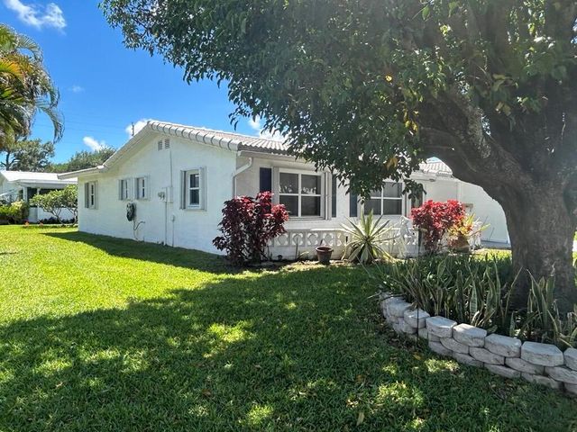 1902 SW 22nd Avenue, Boynton Beach, FL 33426