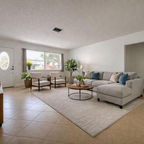 1902 SW 22nd Avenue, Boynton Beach, FL 33426
