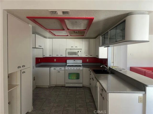 14627 Greenbriar, Helendale, CA 92342