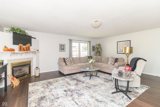 3846 S Redbird Trail, New Palestine, IN 46163