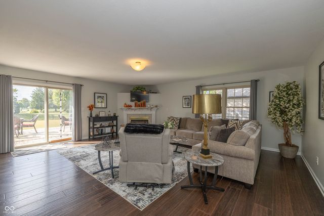 3846 S Redbird Trail, New Palestine, IN 46163