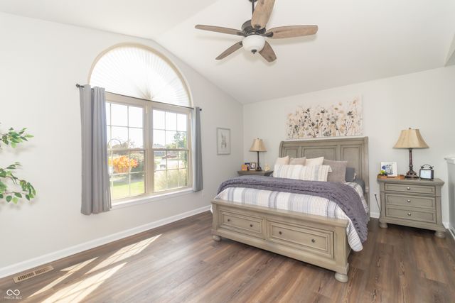 3846 S Redbird Trail, New Palestine, IN 46163