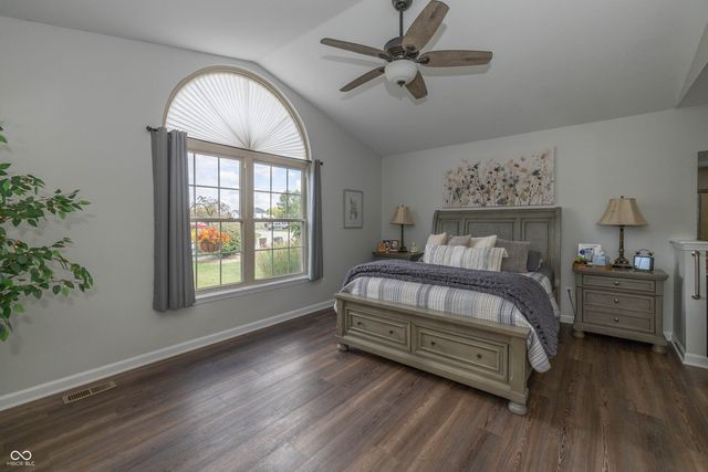 3846 S Redbird Trail, New Palestine, IN 46163