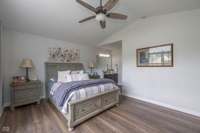 3846 S Redbird Trail, New Palestine, IN 46163