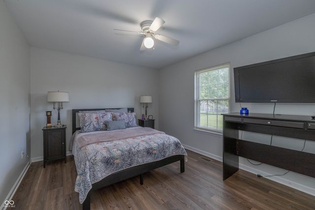 3846 S Redbird Trail, New Palestine, IN 46163