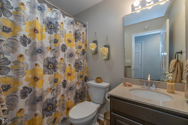 3846 S Redbird Trail, New Palestine, IN 46163