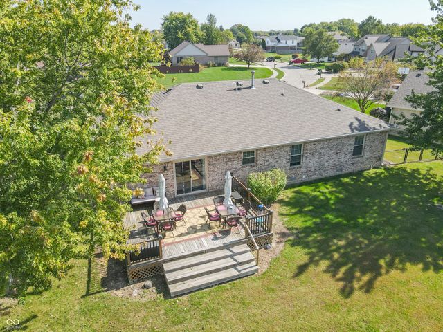 3846 S Redbird Trail, New Palestine, IN 46163