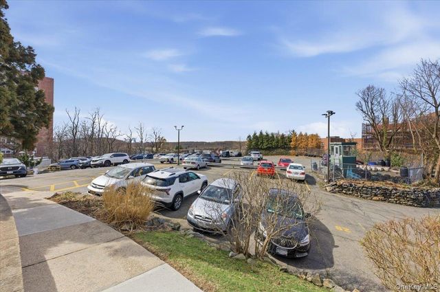 80 Knolls Crescent 6B, Bronx, NY 10463