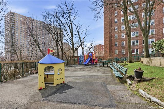 80 Knolls Crescent 6B, Bronx, NY 10463