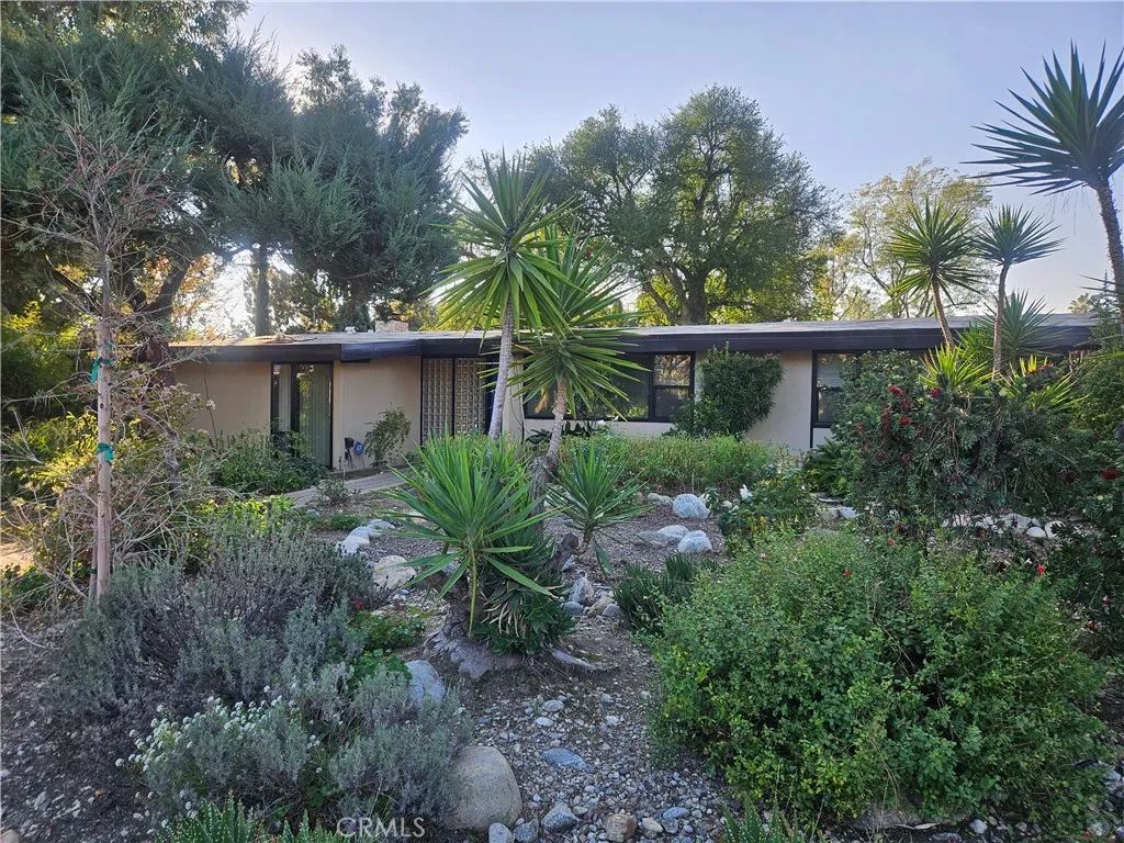 4505 Rhodelia, Claremont, CA 91711