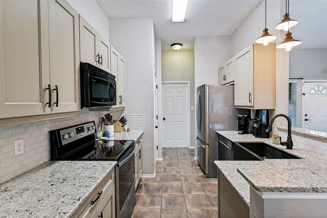 103 Hilltop Drive, Kennedale, TX 76060